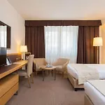 Plaza 4* Caserta
