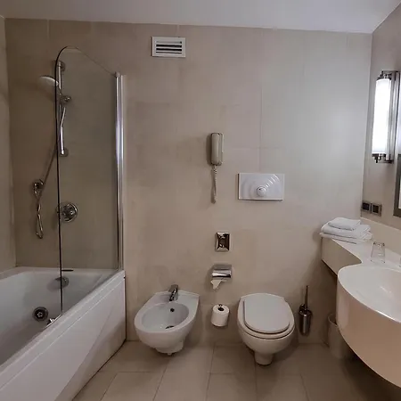 Hotel Plaza 4*