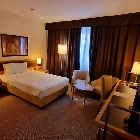 Plaza Hotel 4*