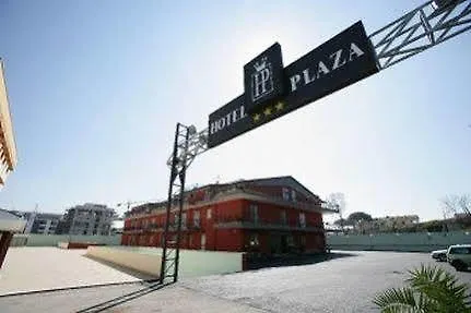 Plaza 4*
